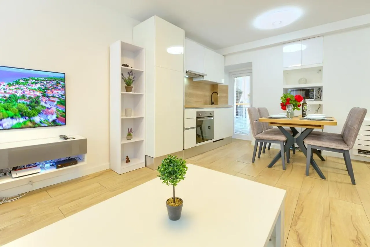 Apartment Tale - Brand New Apartment In Pula'S Old Town, With Free Netflix And Wi-Fi