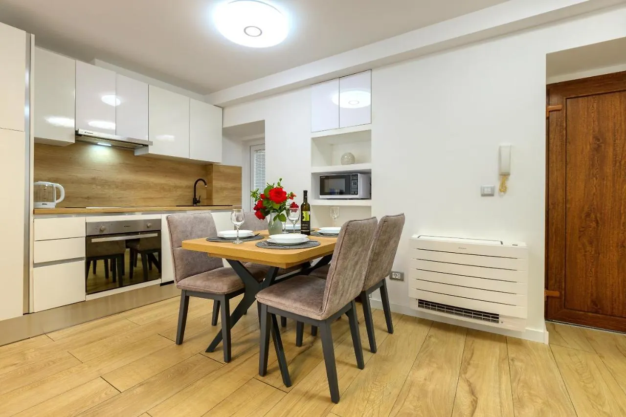 Apartment Tale - Brand New Apartment In Pula'S Old Town, With Free Netflix And Wi-Fi  Pula