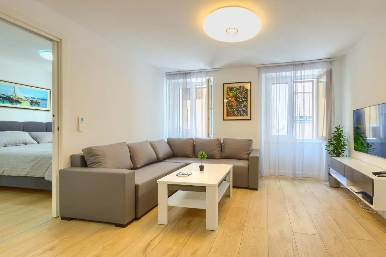 Apartment Tale - Brand New Apartment In Pula'S Old Town, With Free Netflix And Wi-Fi 0*, Pula Croatia