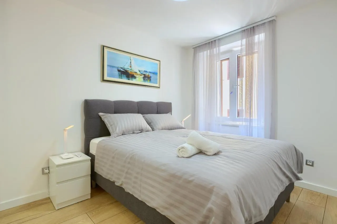 Apartment Tale - Brand New Apartment In Pula'S Old Town, With Free Netflix And Wi-Fi