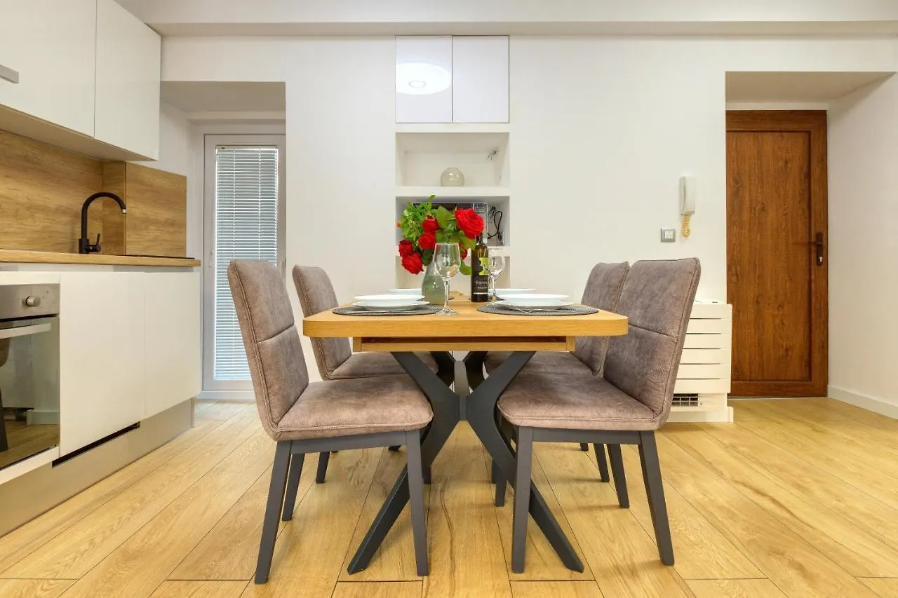 Apartment Tale - Brand New Apartment In Pula'S Old Town, With Free Netflix And Wi-Fi